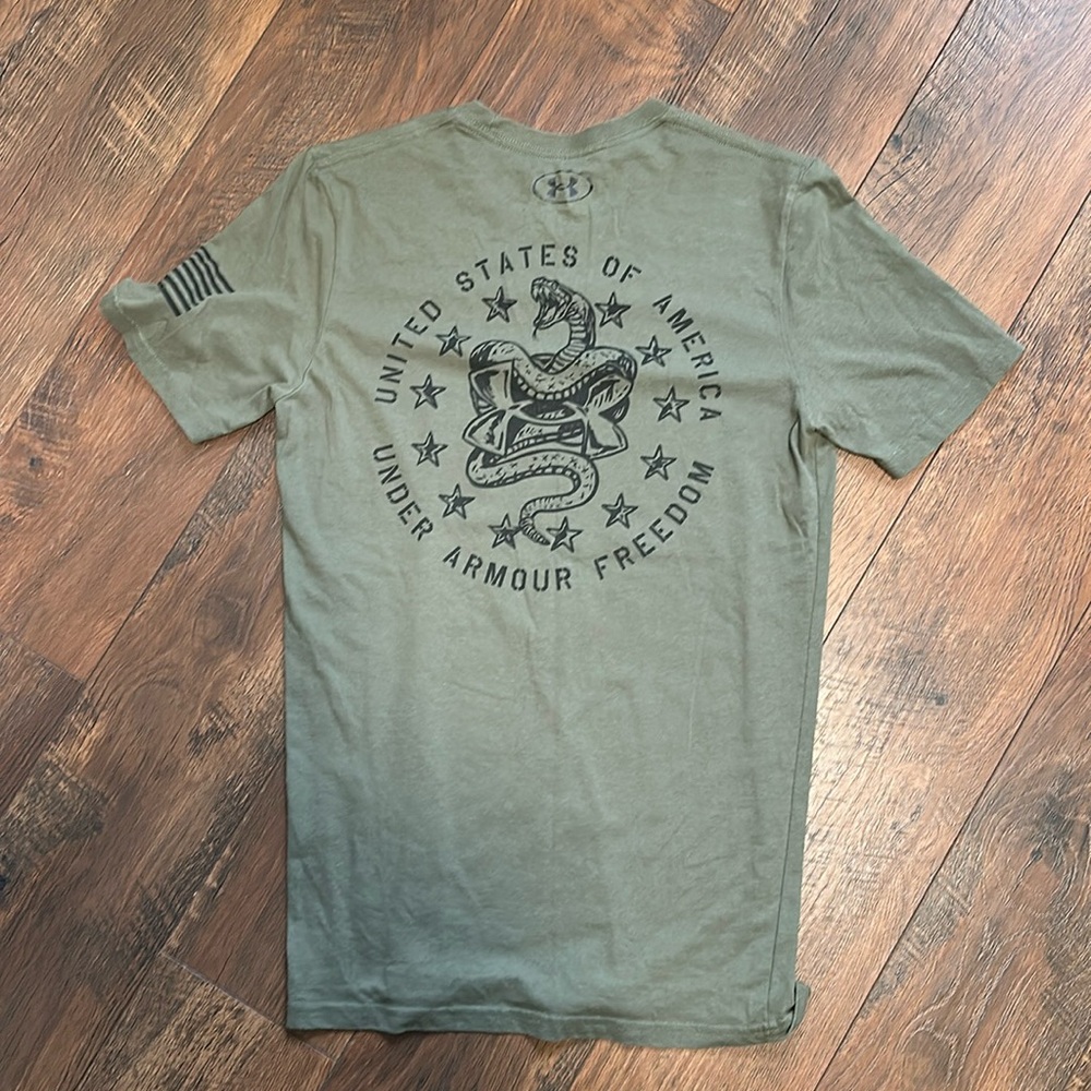 Under armour men’s freedom shirt M Small